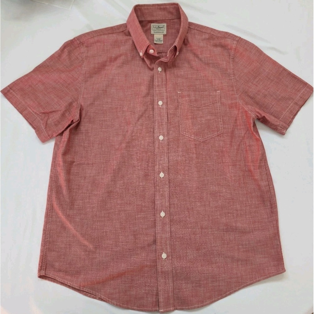 LL Bean Short Sleeve Button Front Shirt Chambray Men's Medium Regular Red Cotton